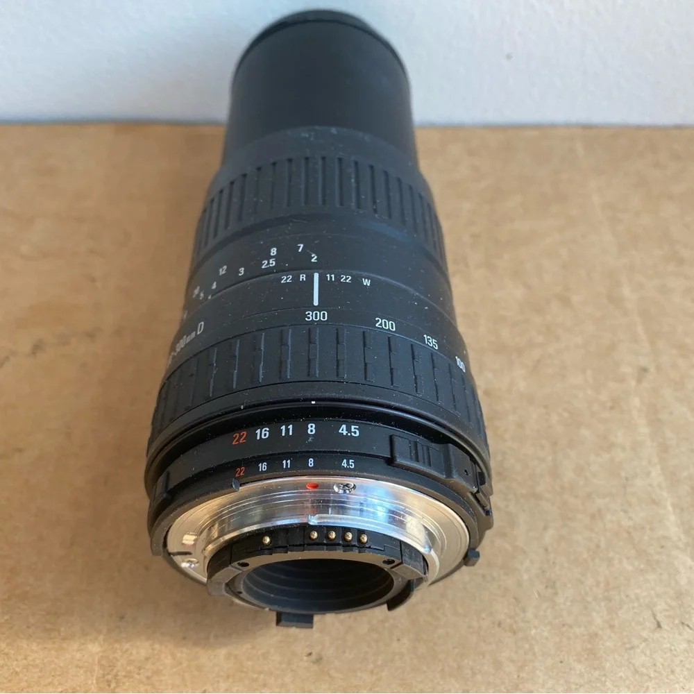 Sigma zoom 100-300mm f/4.5-6.7 DL Lens